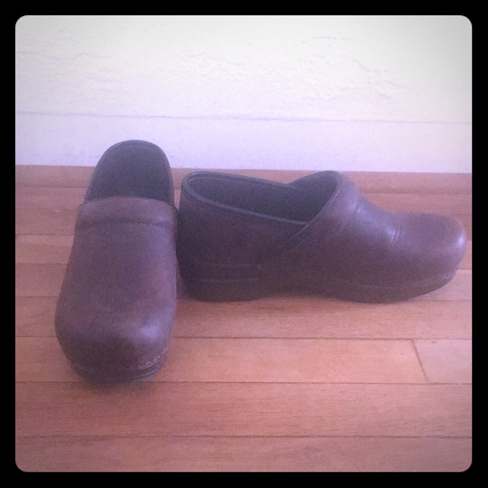 Dansko Clogs Sz 39 Brown Oiled Leather